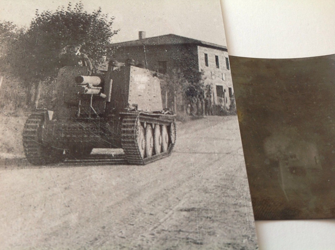 Panzer Mit 15 cm Kanone Während Der Fahrt