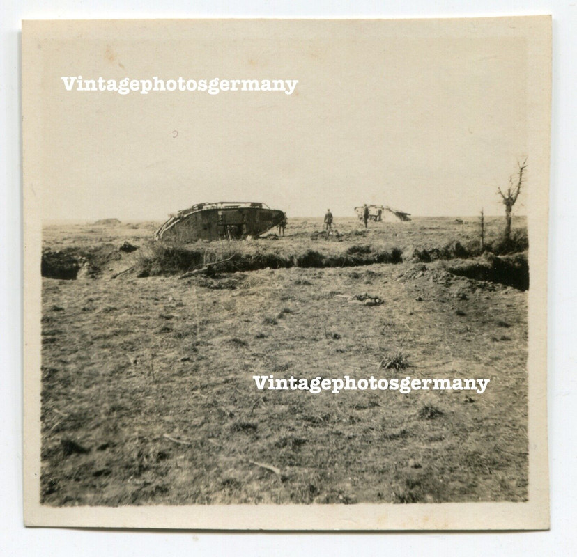 D1215 Foto WK1 Belgien - France Flandern März 1918 englischer Panzer Tank Combat