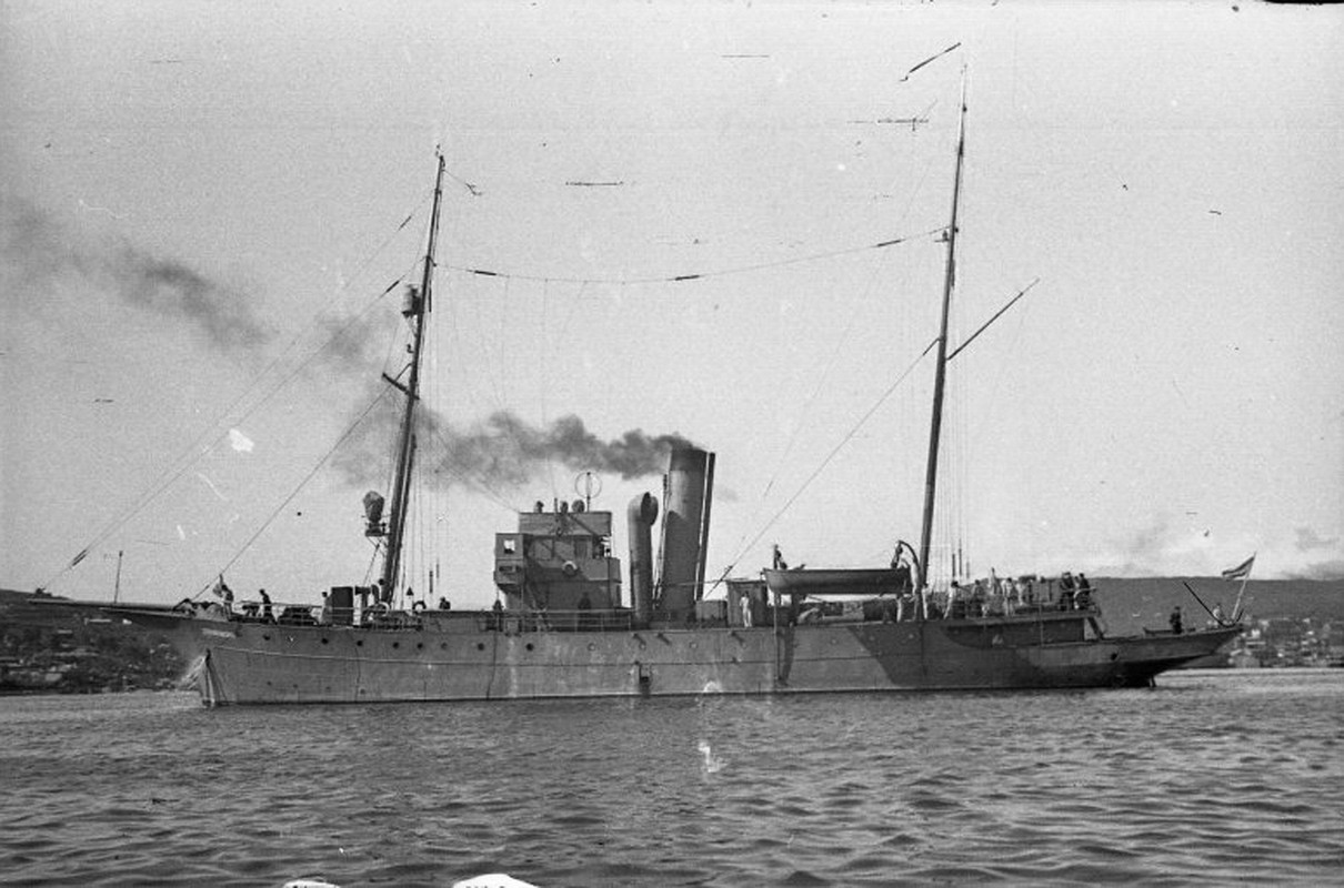 https://i.postimg.cc/HxVVPmz8/1942-4654520.jpg