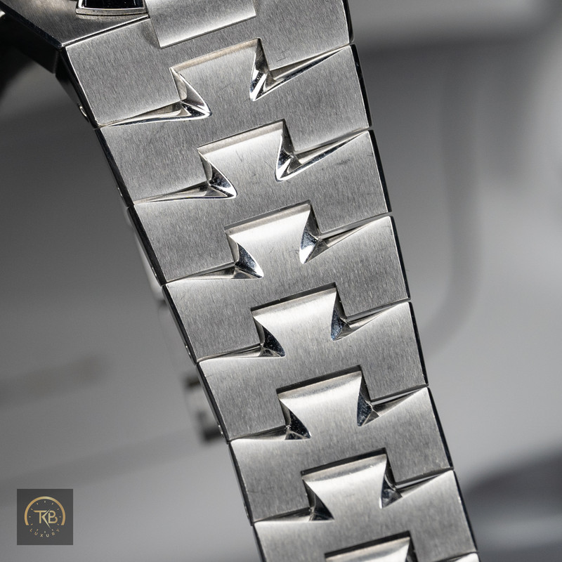 Vacheron Constantin Overseas Dual Time - Image 13