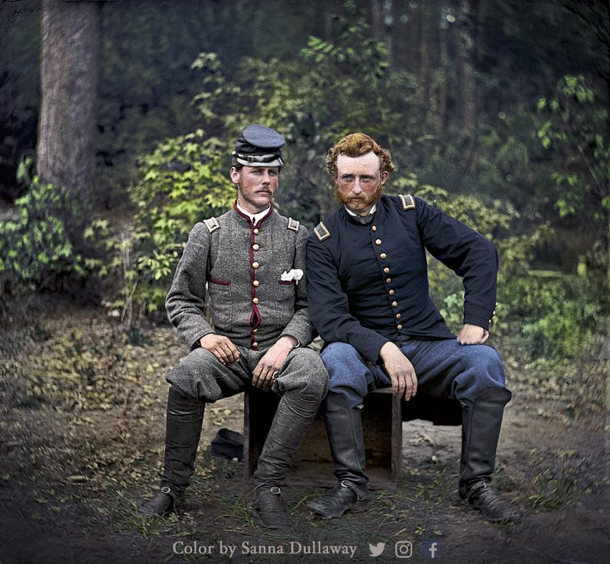 https://i.postimg.cc/HxWgsLMh/1862-Le-g-n-ral-de-l-Union-George-A-Custer-droite-est-assis-aux-c-t-s-de-son-ami-le-lieutena.jpg