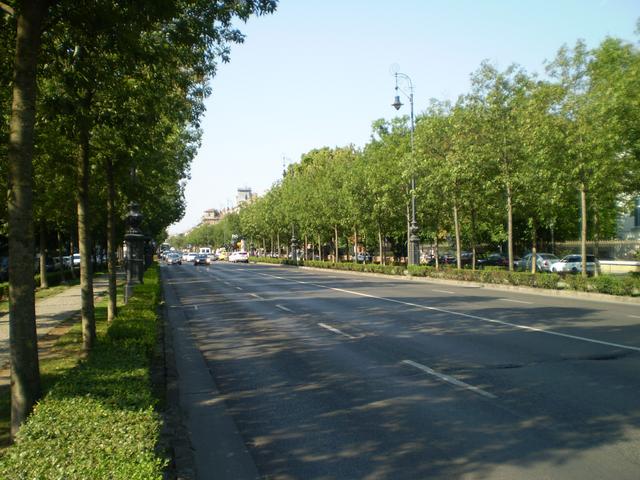 Budapest, centro de Europa - Blogs of Hungary - Día 2 – Miércoles 21 de Agosto. Plaza de los héroes, museo nacional Húngaro (7)