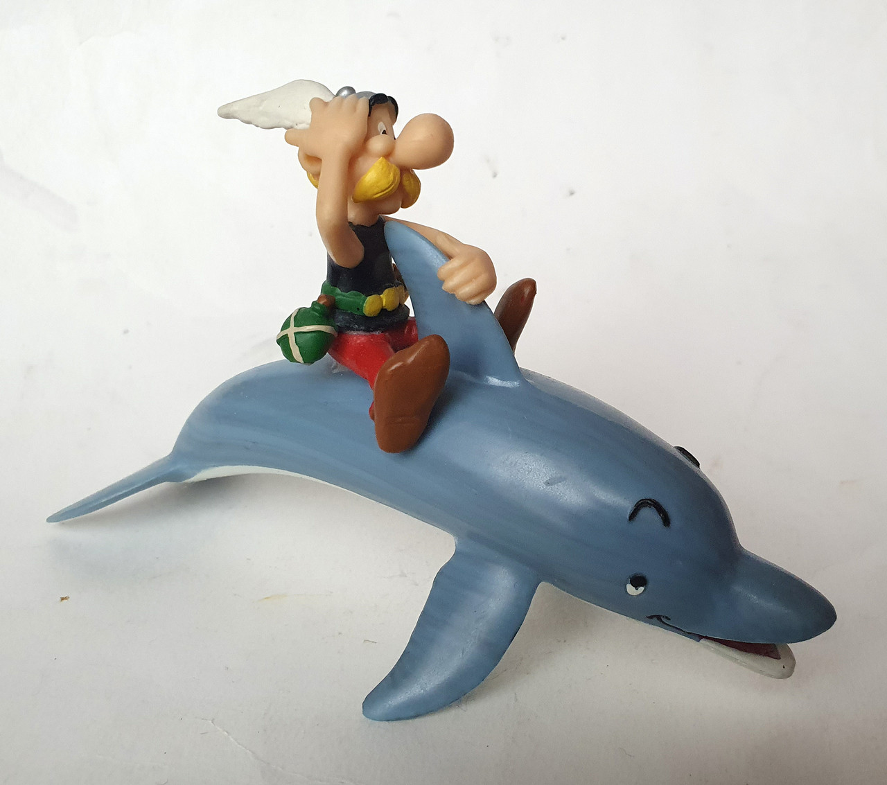 FIGURINE PLASTOY 2003 ASTERIX SUR UN DAUPHIN 1 12