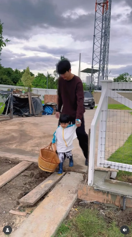 gal-9807354-20250625055024-d94463a