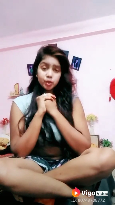 desi girl sexy navel.mp4_snapshot_00.07.370