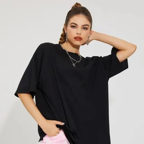 oversized-tee-can-be-a-blank-canvas.jpg