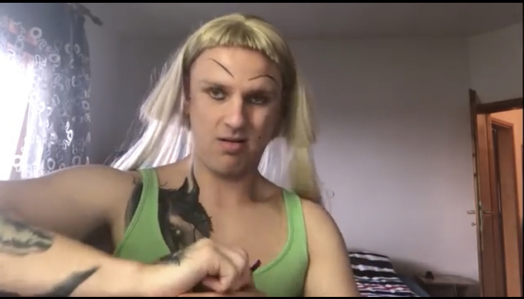 2D4FEDBF-8231-47FF-8EBC-58F81EBFE236