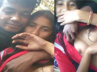 Viral video of GF getting her boobs pressed