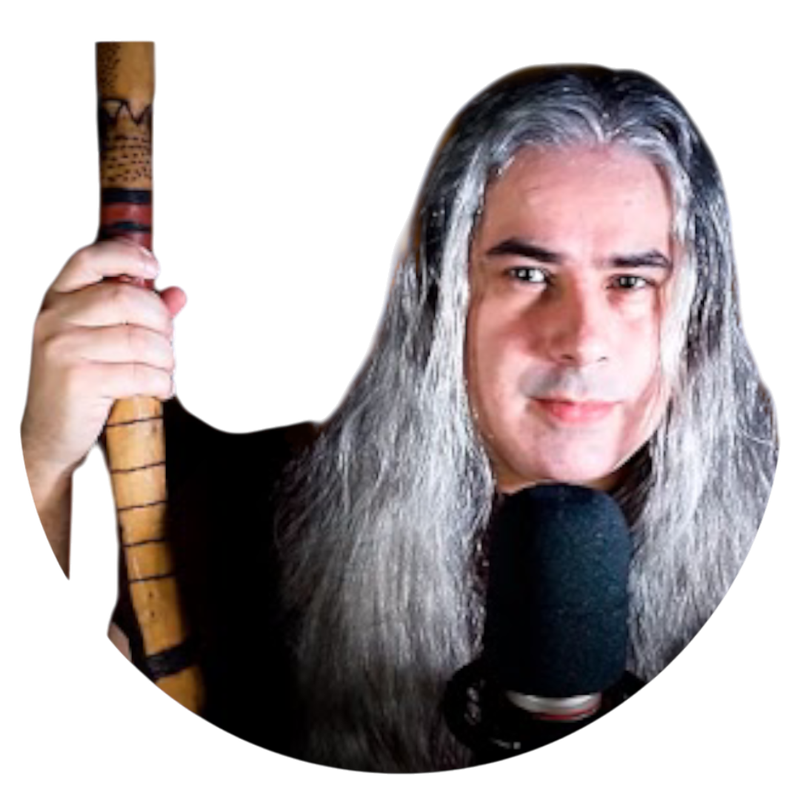 Denis, do canal Lendário TV