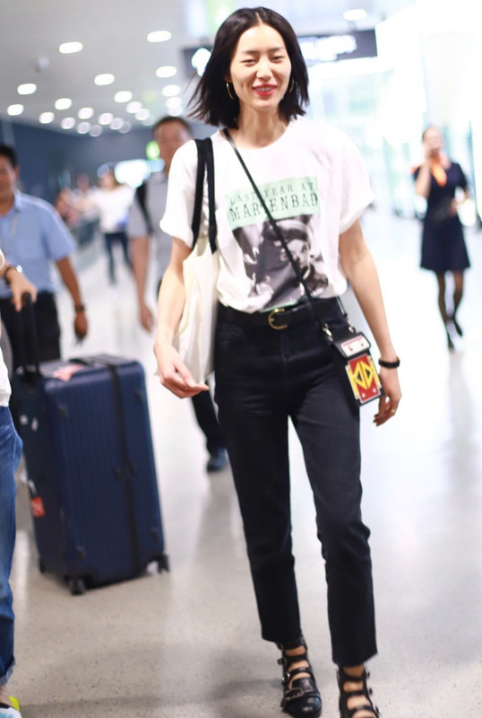 liu-wen-at-airport-in-shanghai-09-05-2018-4