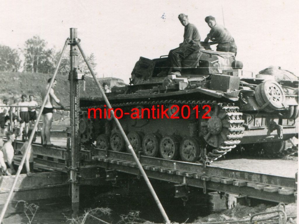 Panzer III, Brücke über den Bug, Panzer-Regiment