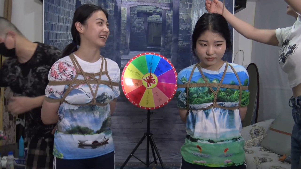 胜景影视 双女M转盘捆绑游戏 四.mp4_20220818_185133.052