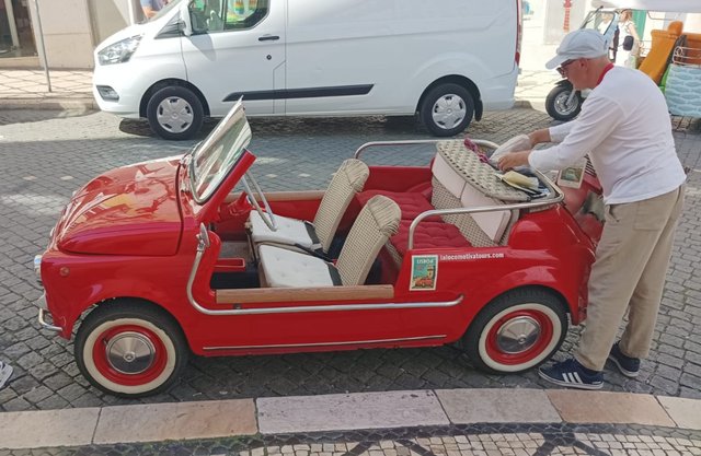 Escapada a Lisboa - Blogs de Portugal - Museo Jerónimos, Descubridores, Torre de Belem, iglesias y atardecederes (60)