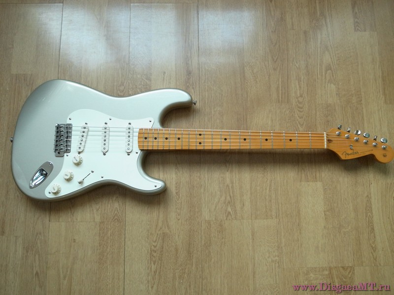 Fender_American_Vintage_Strat_57_RI_4-silv_001