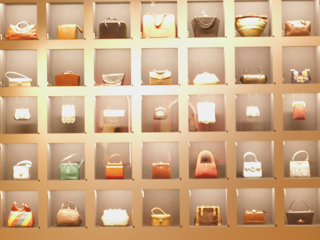 Выставка в музее Революции Кринолин и пр 042