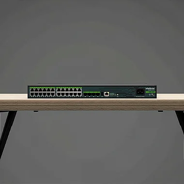 Switch Intelbras S3028G-PB Max com visão frontal das 24 portas Gigabit e 4 portas SFP.
