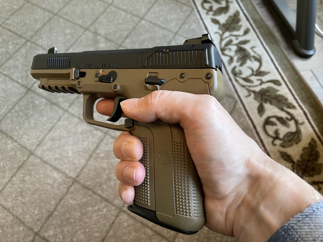 D0CA7246-18AB-4650-AC8D-50AC40A400A9