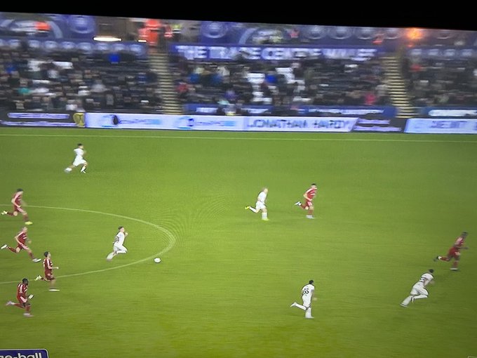 G1-FBFwg-W0-AAu0-FH.jpg