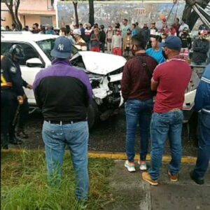 (Imágenes) Prima enchufada de Guaidó chocó en estado de ebriedad su camioneta de 60 mil dólares en Barquisimeto Whats-App-Image-2021-06-29-at-1-06-19-PM-300x300