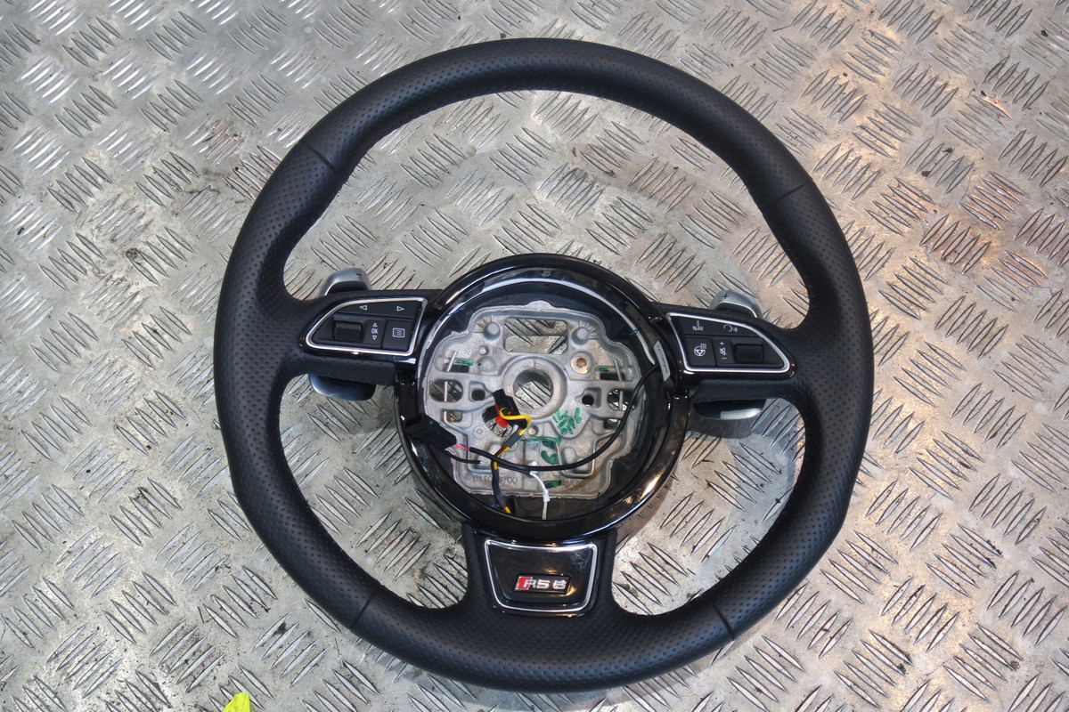 RS6_Steering_Wheel_01