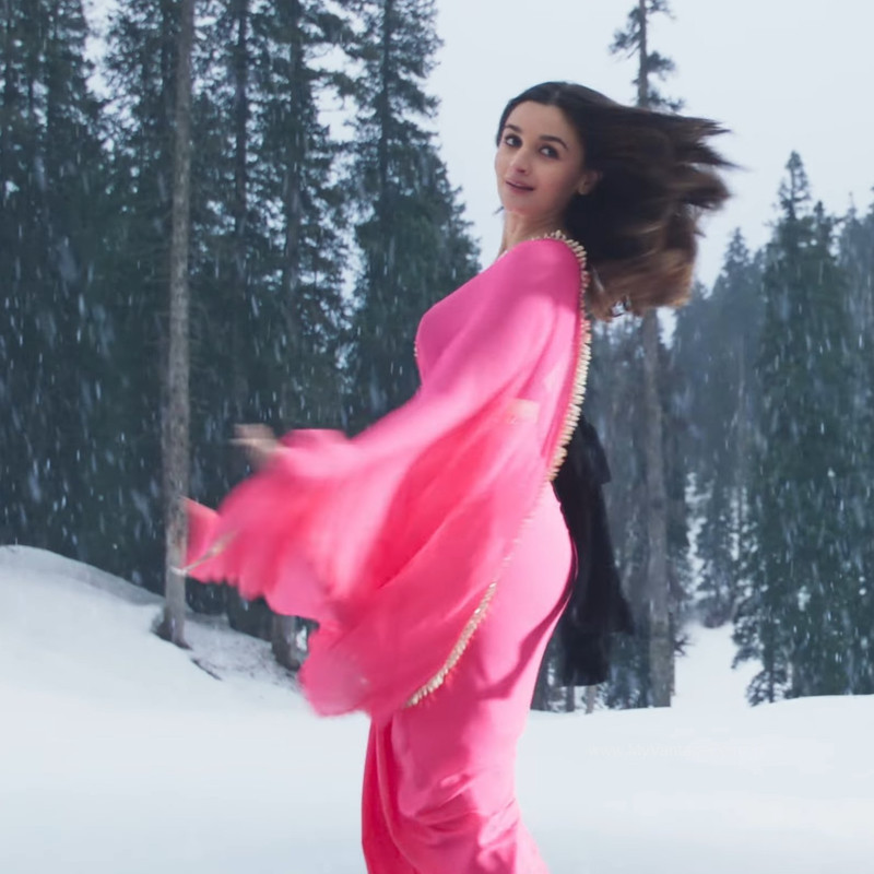 hot-pics-of-alia-bhatt-in-rocky-aur-rani-ki-prem-kahani-2023
