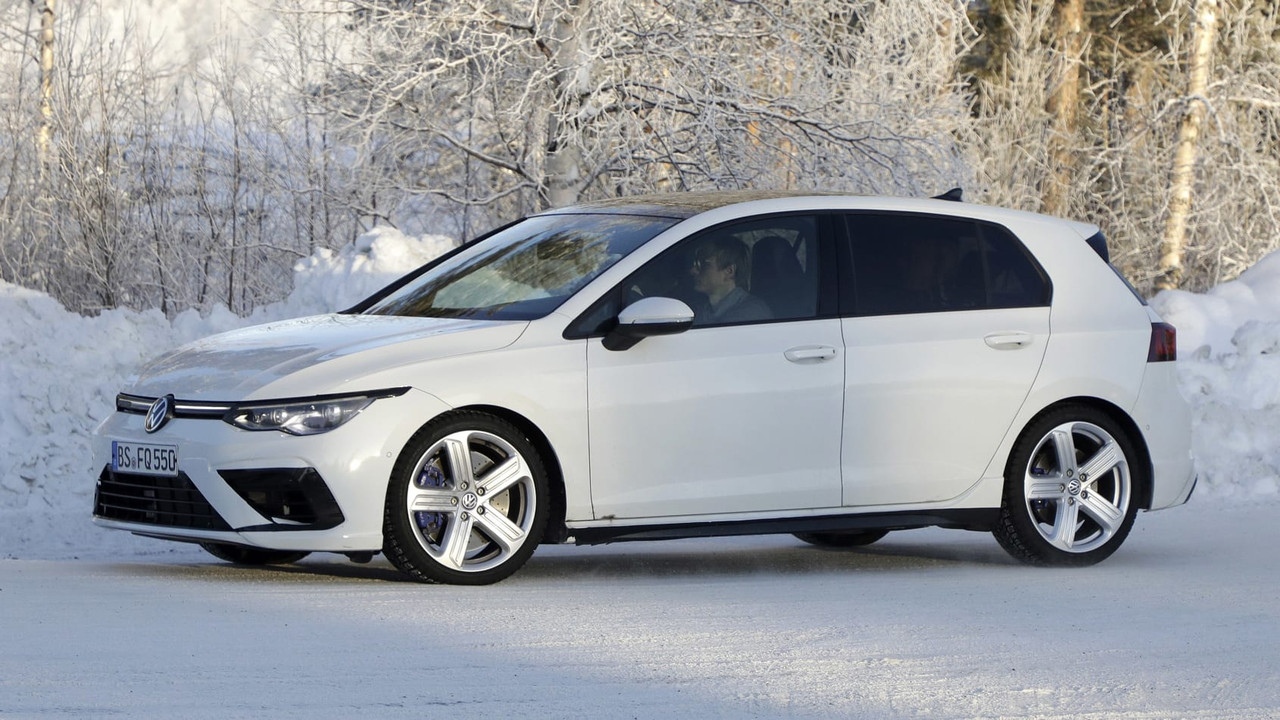 AE9890B3-948C-4113-B70D-DC14743E3119