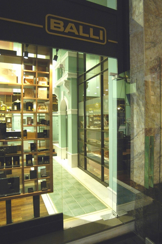 lowfatgr_Balli_cigars_shop_in_citylink_Athens5