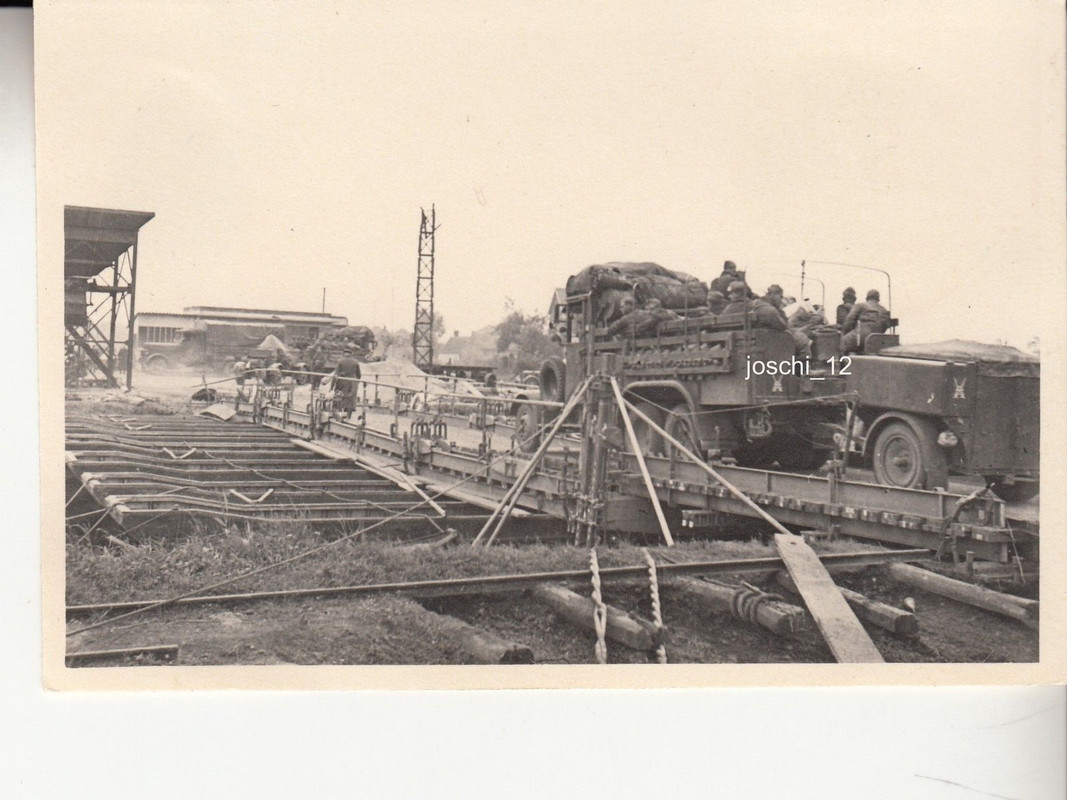 Foto   KFZ Anhänger  