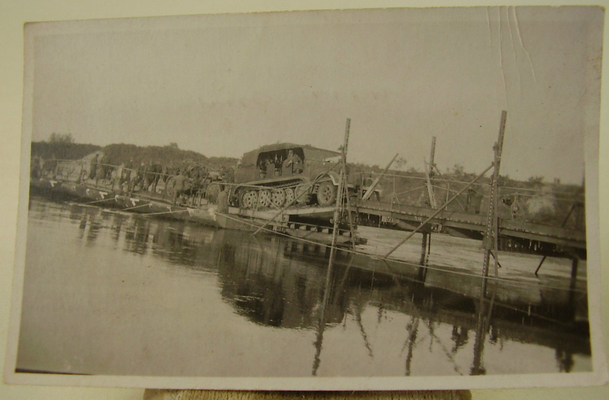 Foto 2 WK Halbkette setzt über Brücke