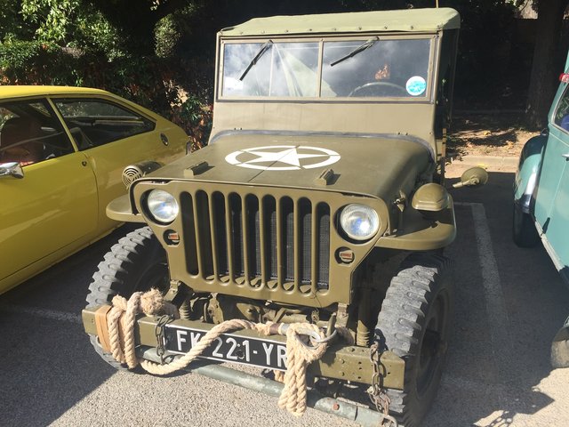 Willys Jeep à Caunes