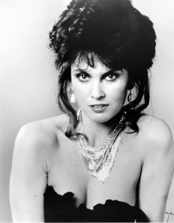Caroline_Munro_b31