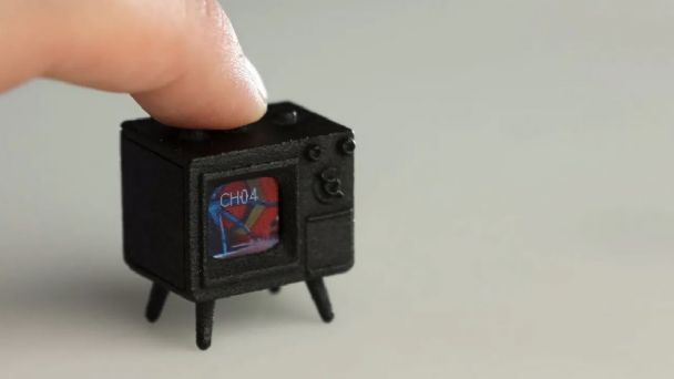 Adiós a las pantallas de 70 pulgadas: Conoce la TV más pequeña del mundo; mide 15 milímetros