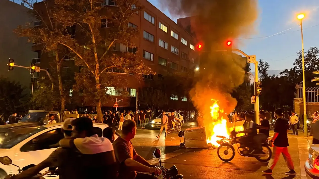 Manifestante en Irán es condenado a muerte por 'enemistad con Dios'