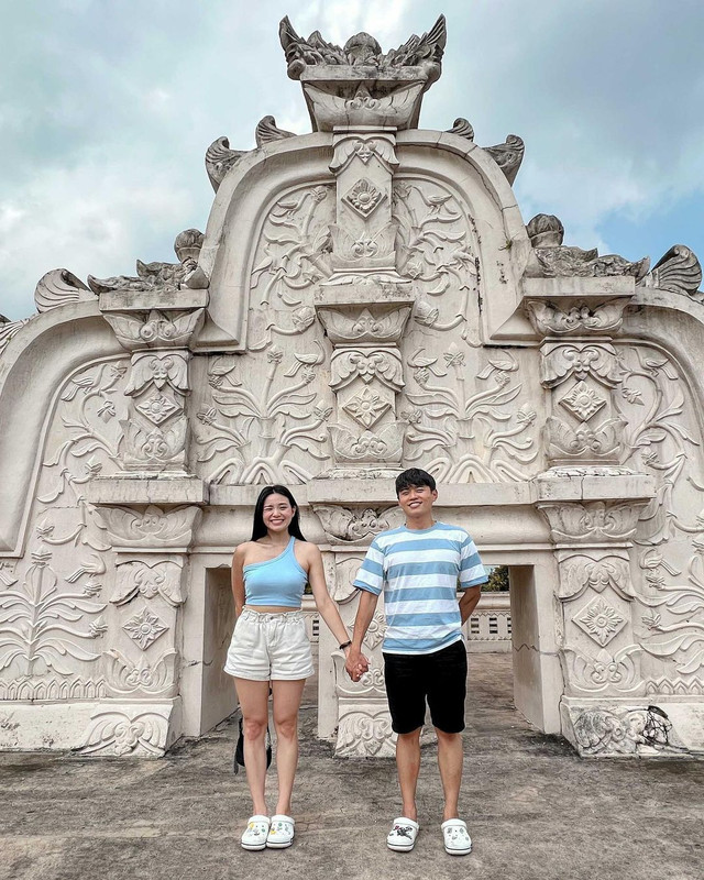 Momen seru Jang Hansol dan Jeanette Ong saat liburan di Indonesia.