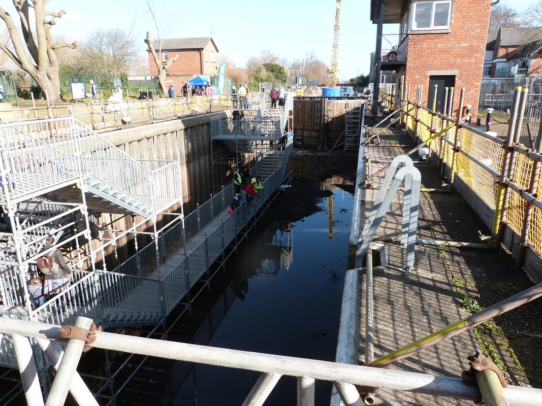 Newark-Town-lock-open-day-4.jpg