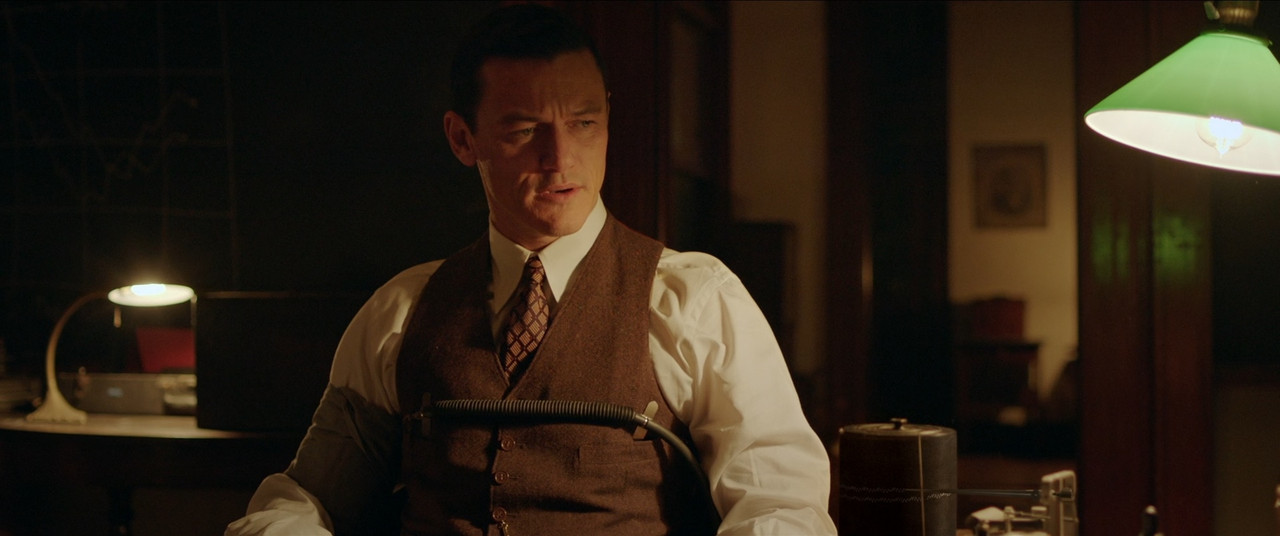 Professor Marston and the Wonder Women (2017).mkv_snapshot_00.30