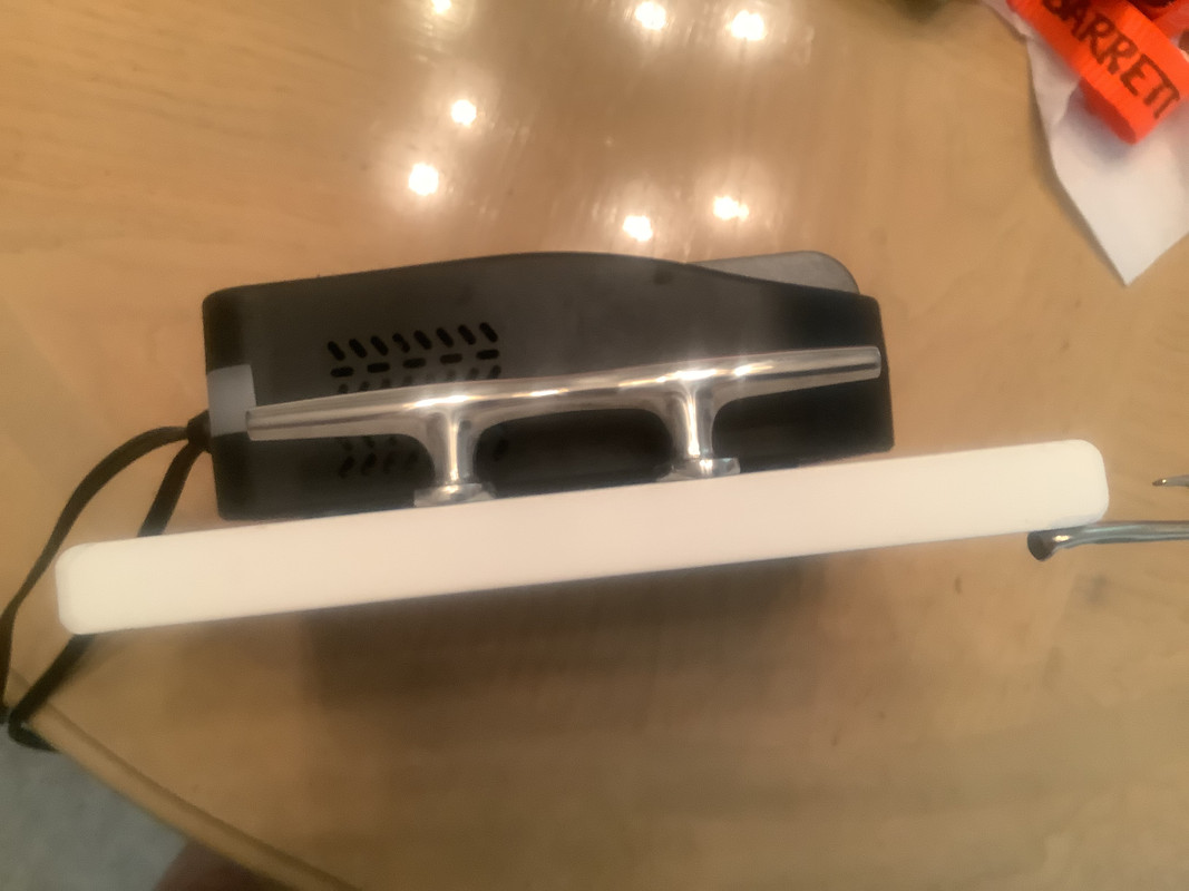 A3C09B63-CCF0-4BD8-92E9-5F8099D9B180