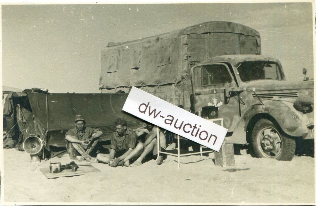 Afrika DAK , Fahrzeug mit Wappen (1)