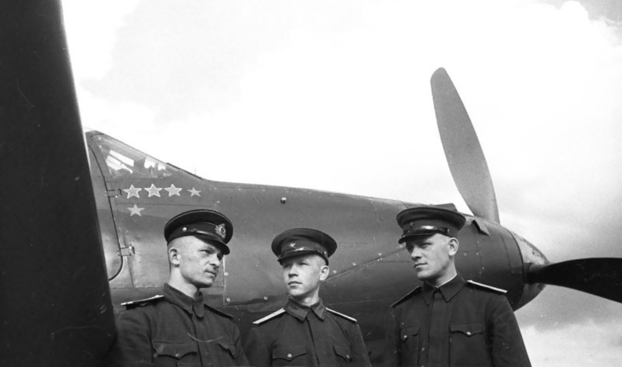Aircrew-USSR-255IAP-5MTABR-pilot-GA-Tonkonogiy-Northern-Fleet-1943-01