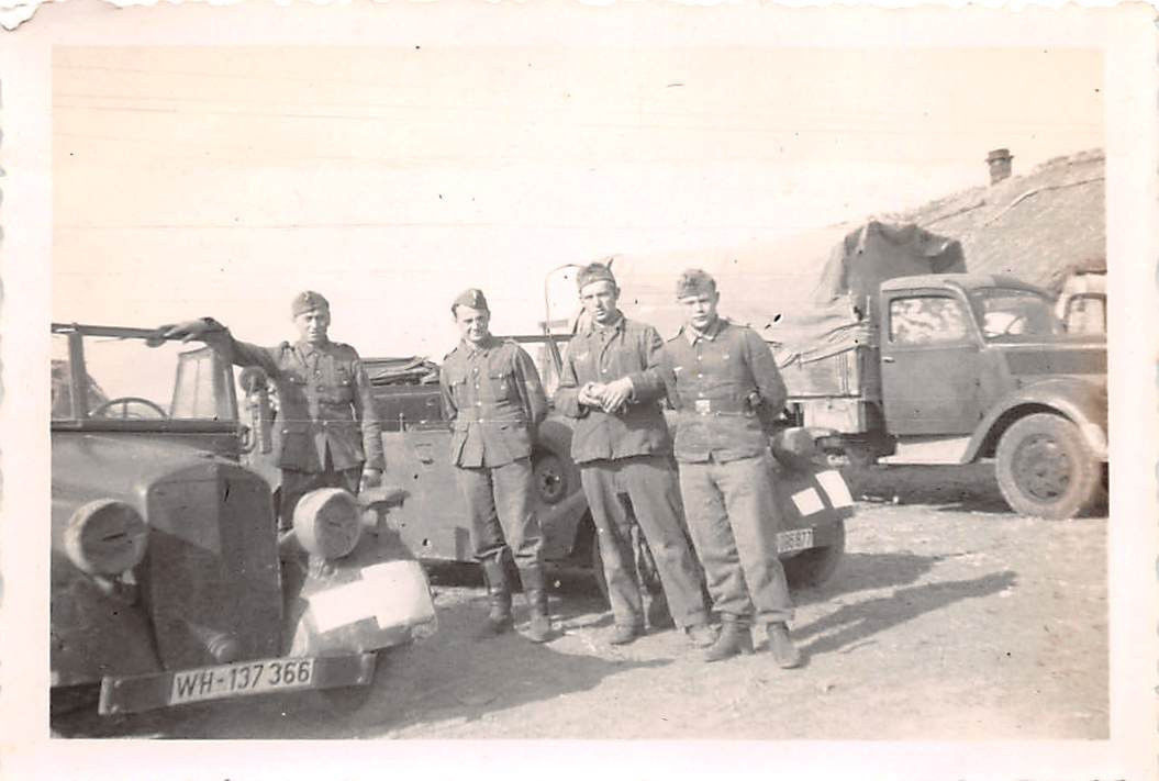 Mercedes Kübelwagen in Chalkuta Kalmückensteppe 