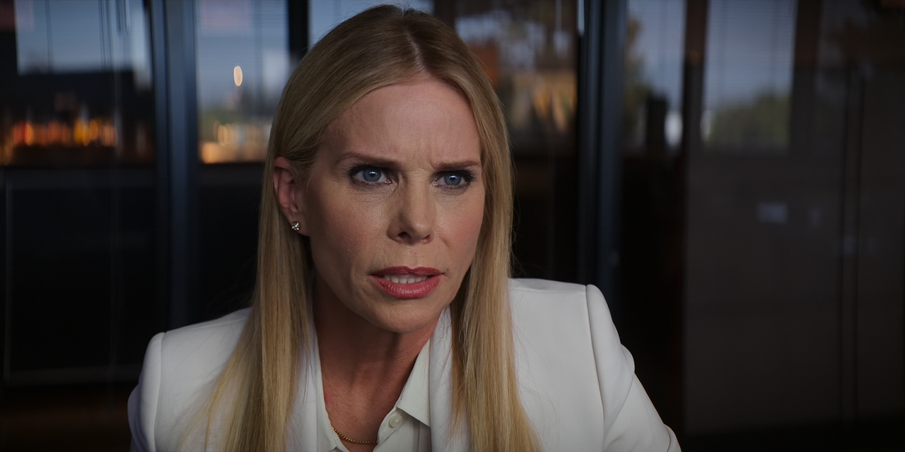 The.Flight.Attendant.S02E01.Seeing.Double.1080p.10bit.HMAX.WEB-DL.DD5.1.HEVC-Vyndros.mkv_snapshot_42