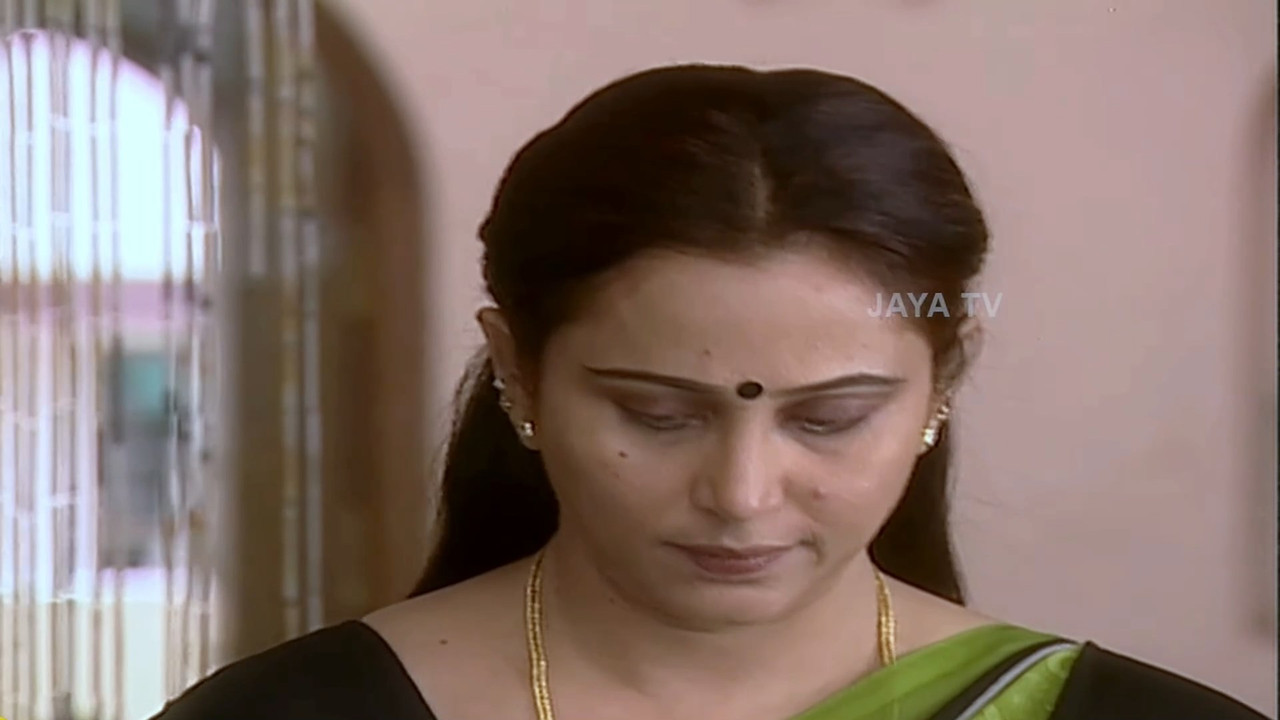 young beautiful Geetha  Sexy navel through transaparent black saree.mkv_snapshot_00.00.294