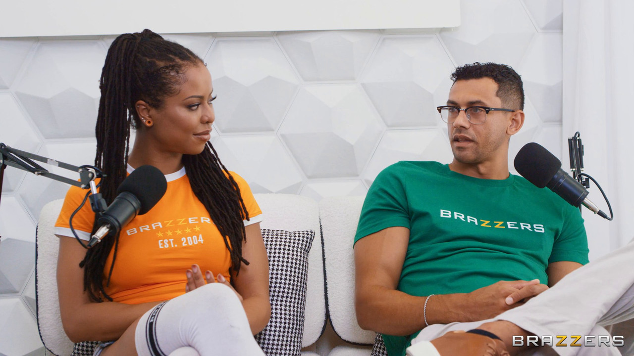 Violet Myers Kira Noir - The Brazzers Podcast Episode 8 - BRAZZERS.mp4.0002