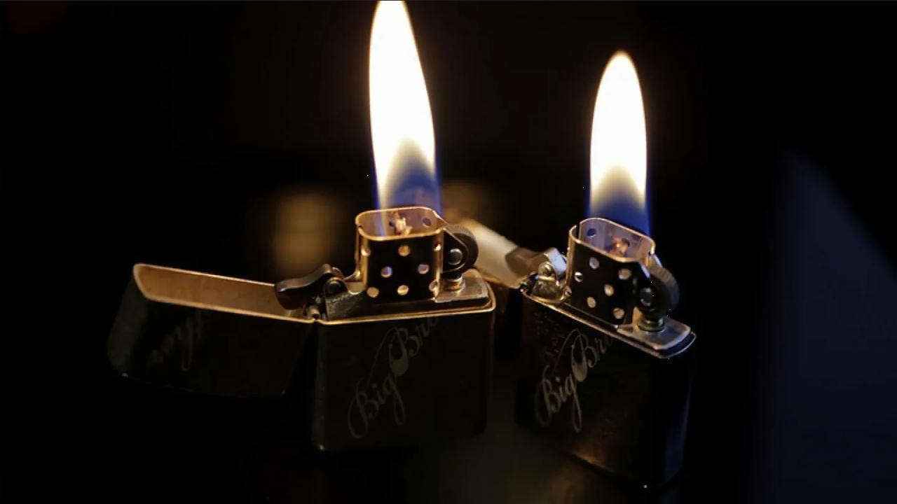 Hombre ataca a niños con gasolina y les prende fuego en Ucrania