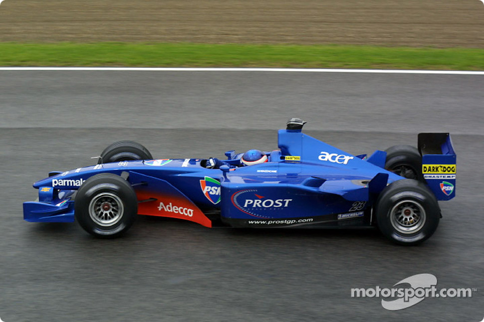 Temporada 2001 de Fórmula 1 F1-san-marino-gp-2001-gaston-mazzacane-1