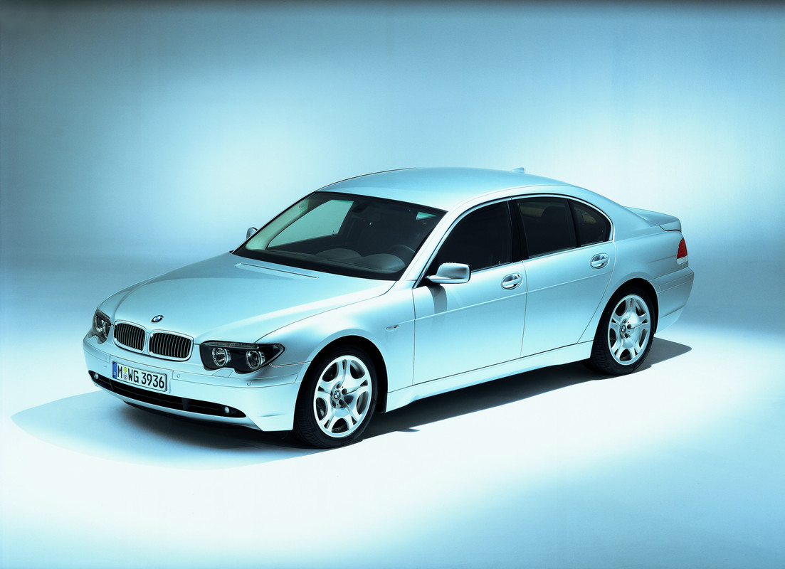 P90458349_highRes_the-new-bmw-7-series