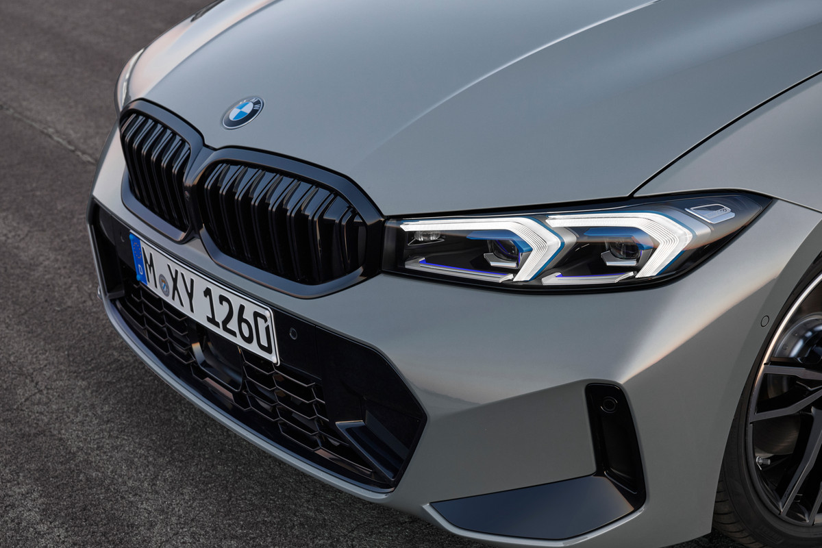 P90462534_highRes_the-new-bmw-3-series