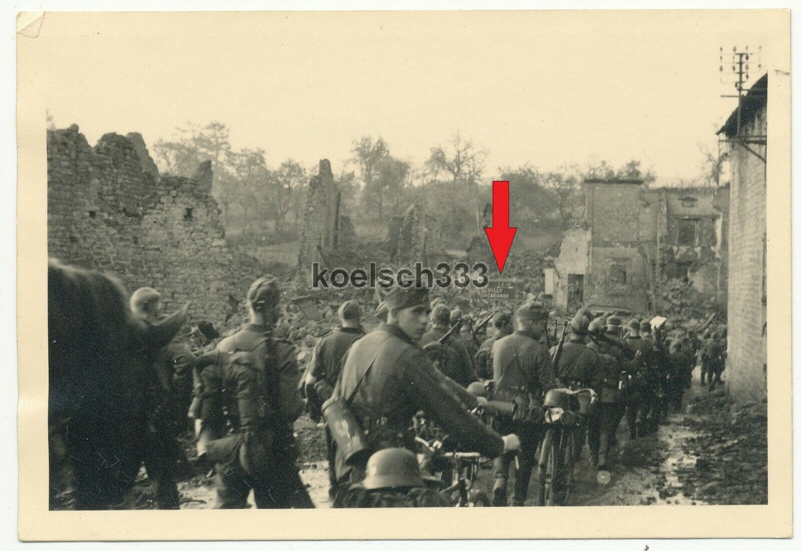 Foto Häuser Ruinen Malantry_Belgien Wegweiser Villy Carignan Frankreich 1940