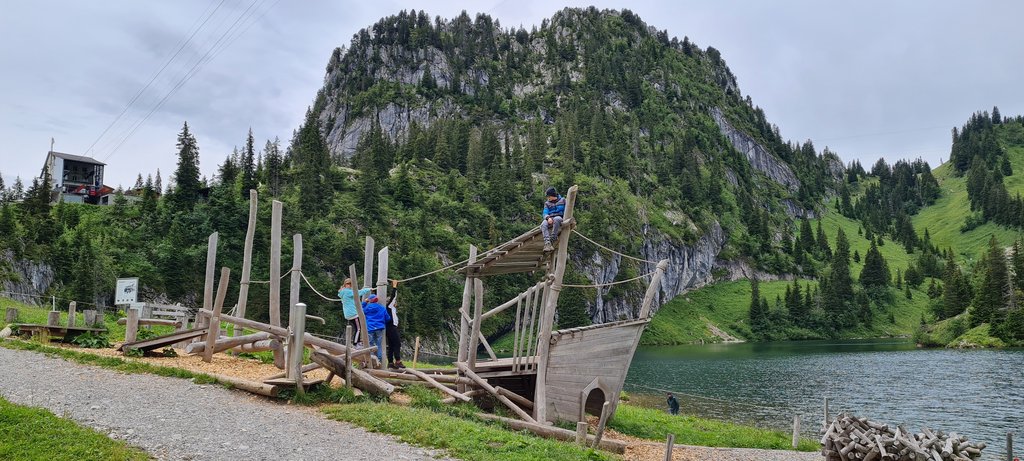 STOCKHORN Y QUIZ TRAIL: frío y diversión a partes iguales - Suiza: 7 veranos, 7 planes con niños (10)