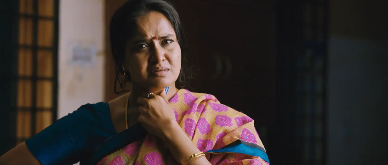 Lakshmi Raave Maa Intiki 2014 WebRip [Tamil + Telugu] 480p 720p ESub Screenshot